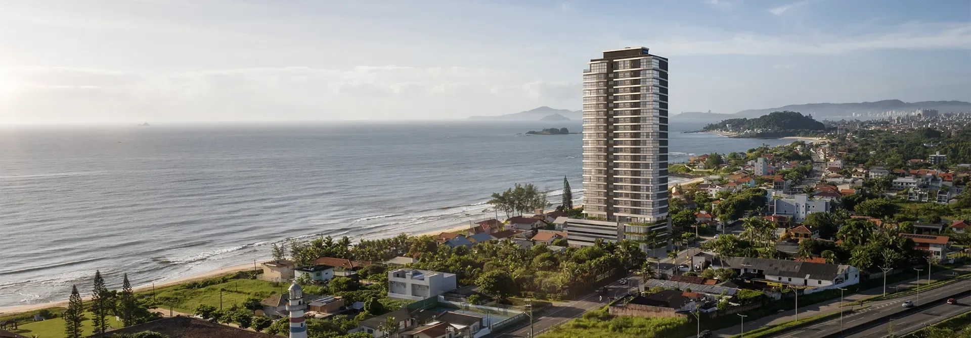 Torre e praia de Itajubá